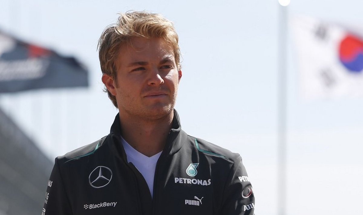 Nico Rosberg teab, et sõidab Mercedeses ka järgmisel aastal.