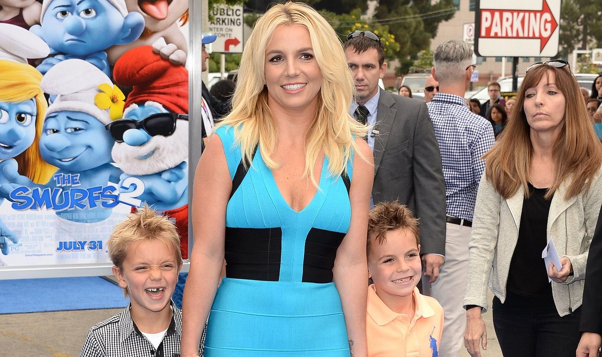 Britney Spears oma poegade Seani ja Jaydeniga aastal 2013. 