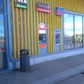FOTO | Kummaline olukord! SEB pangaautomaadi silt sattus üksikuna konkurentide kõrvale ilma automaadita
