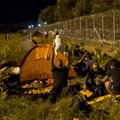 Põgenikud peavad Ungari suletud piiri tõttu leidma uusi koridore põhja poole