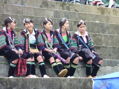 Mustad hmongi tüdrukud Vietnamis