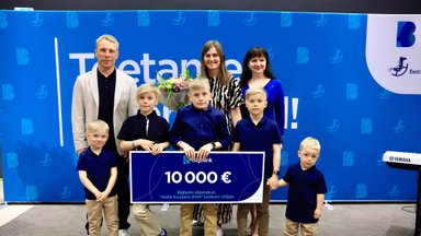 Титула „Большая семья года 2024“ и 10 000 евро удостоилась семья из 7 человек из Тартумаа