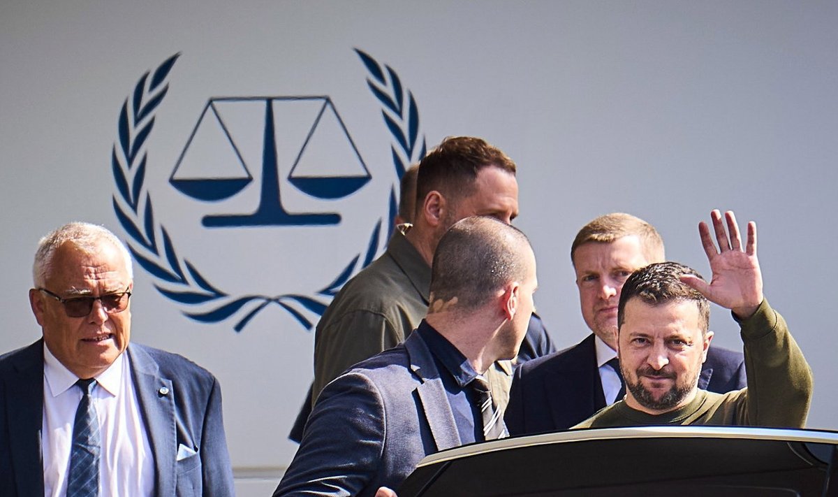 4. mail külastas Ukraina president rahvusvahelist kriminaalkohust Haagis ja rääkis Putini kohtu alla andmise vajalikkusest.