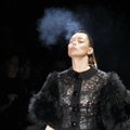 Tubakast loobuv Kate Moss lasi endale elektroonilise sigareti kuurortisse järgi lennutada