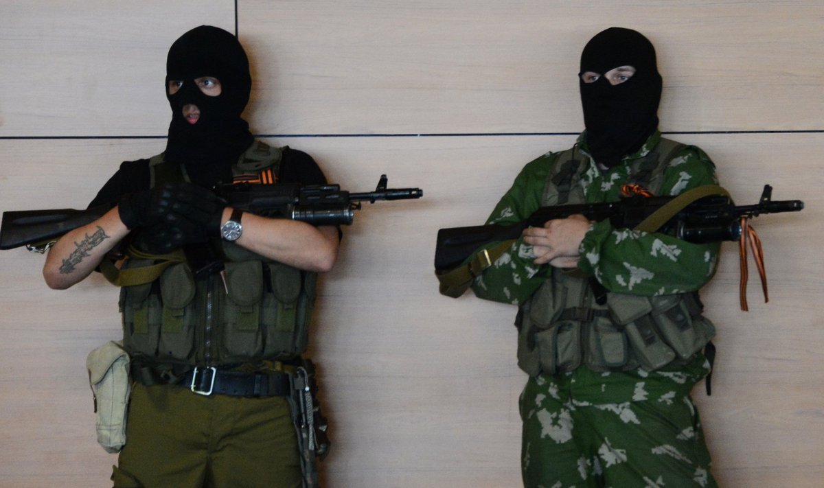 Relvastatud venemeelsed Ukrainas Donetskis