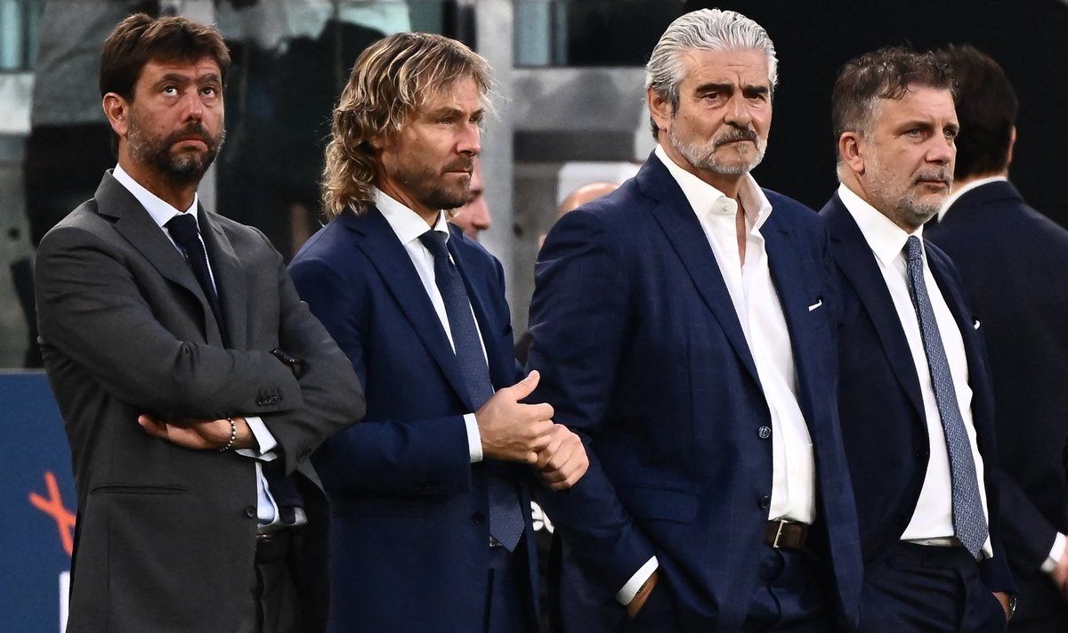 Juventuse nüüdseks endine juhtkond eesotsas tiimi presidendi Andrea Agnelli (vasakult), asepresidendi Pavel Nedvedi, tegevjuhi Maurizio Arrivabene ja spordikordinaatori Federico Cherubiniga.