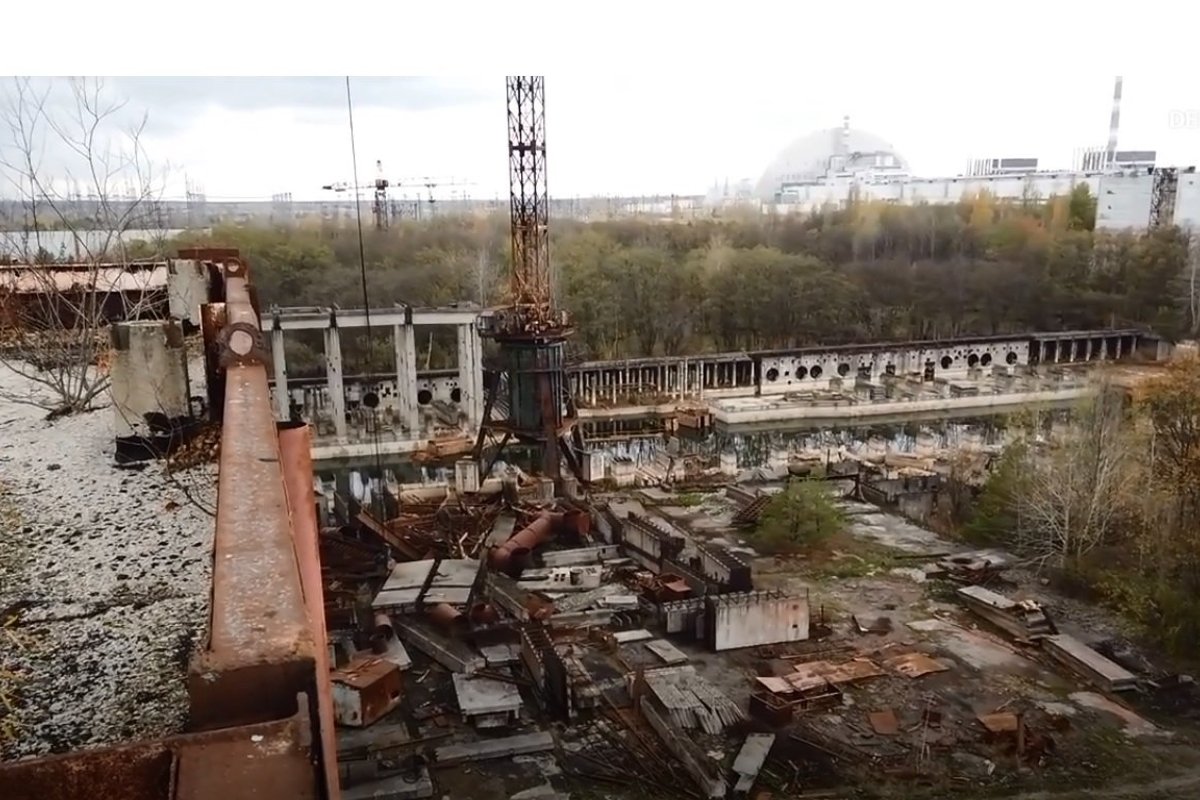 Чернобыль что случилось на самом. Чернобыль АЭС 1986. 4 Энергоблок ЧАЭС 1986. Чернобыль 4 энергоблок после взрыва. АЭС Чернобыль сейчас 2021.