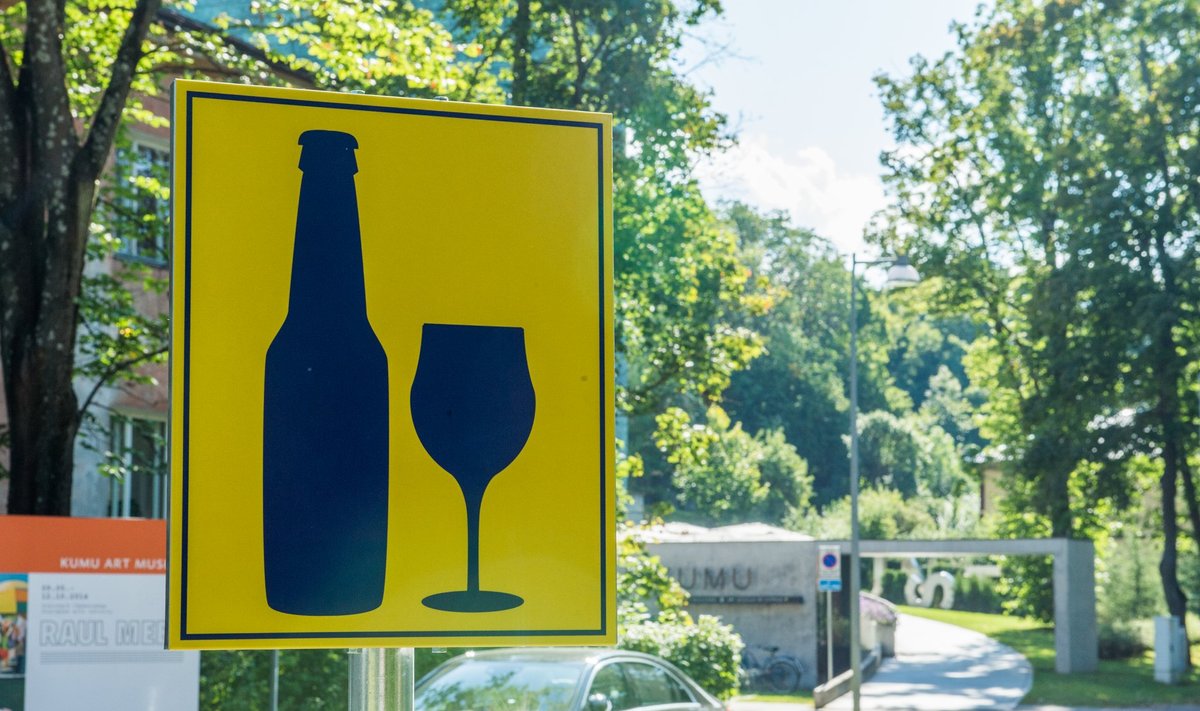 Alkoholi tarbimist lubavad märgid Tallinnas