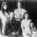 Tsaar Nikolai II perekonna maailmast äralõigatud elu ning tsaarinna ja tütarde kirjad Grigori Rasputinile