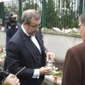 ФОТО DELFI: Президент Ильвес почтил память погибших в Париже
