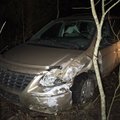 ФОТО: В Йыгевамаа на скользкой дороге столкнулись два автомобиля