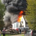 ФОТО: На заводе по производству рапсового масла произошел взрыв, возник пожар