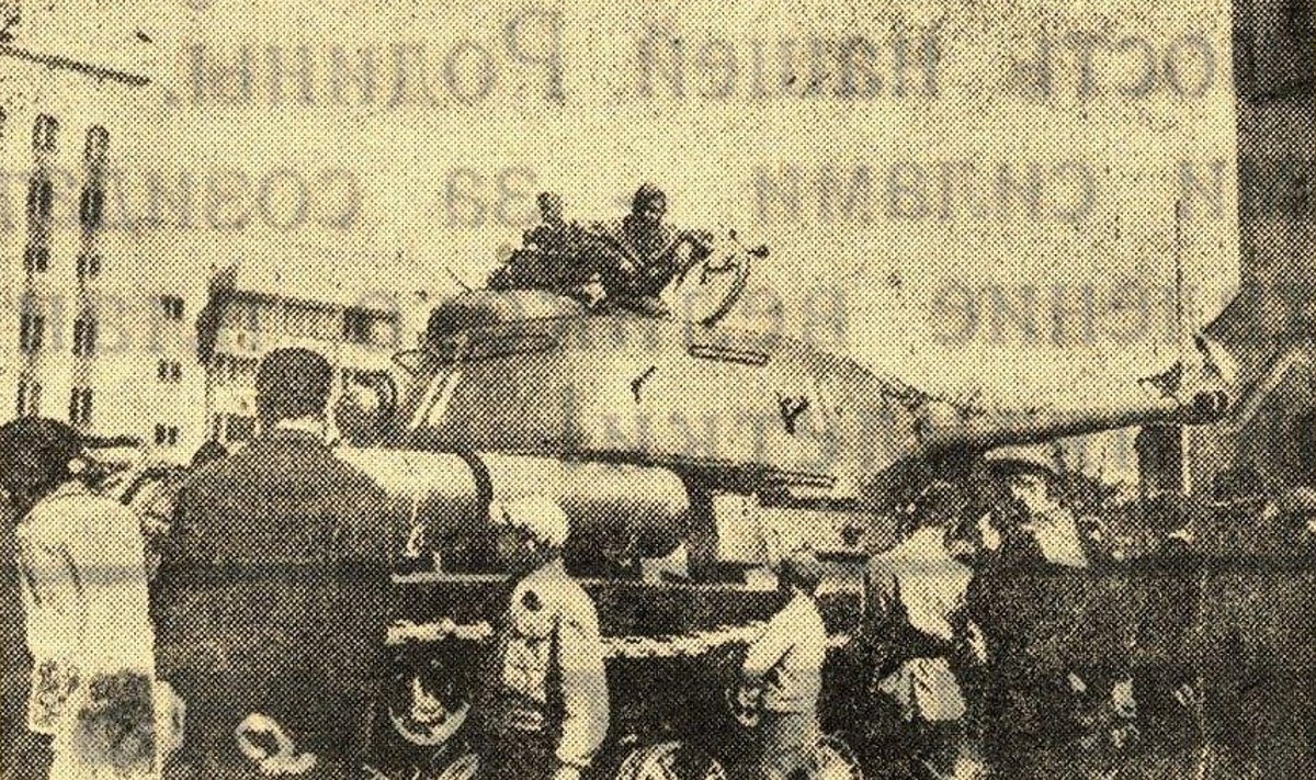 Tankid keset Tallinnat, foto ajalehest "Sovetskaja Estonia"