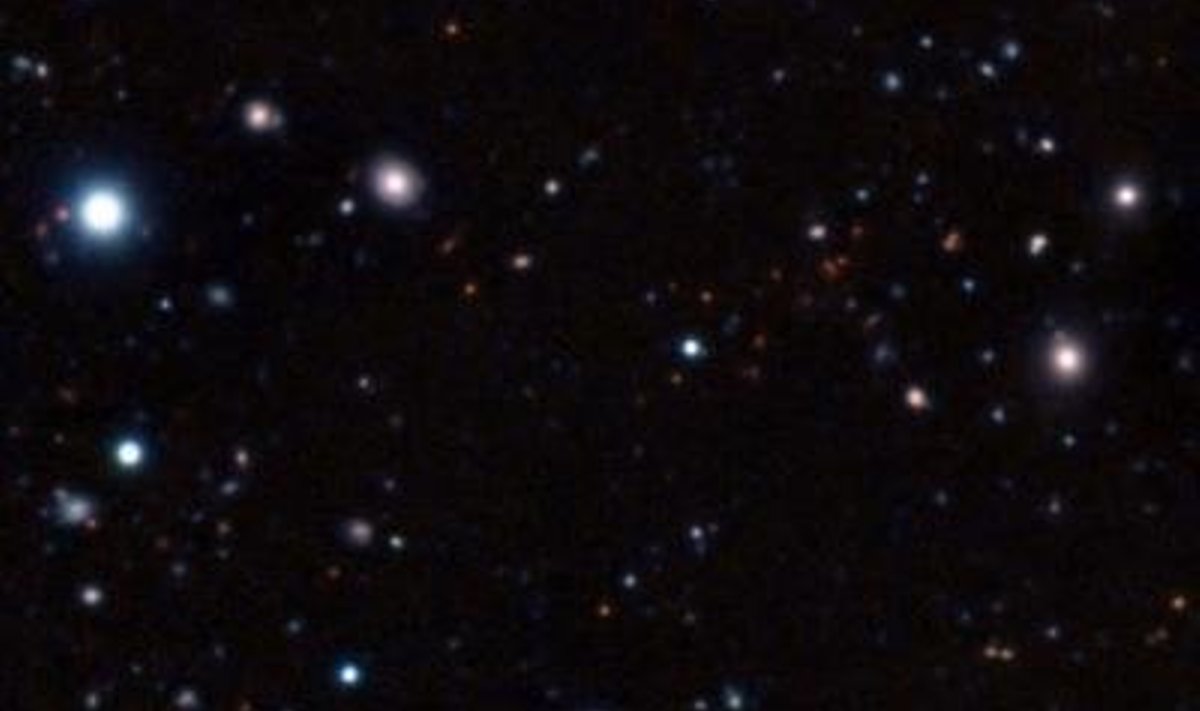 Ülipika säriga saavutatud pilt. Autoreiks ESO Very Large Telescope Tšiilis ning NAOJ Subaru telskoop Hawaiil.