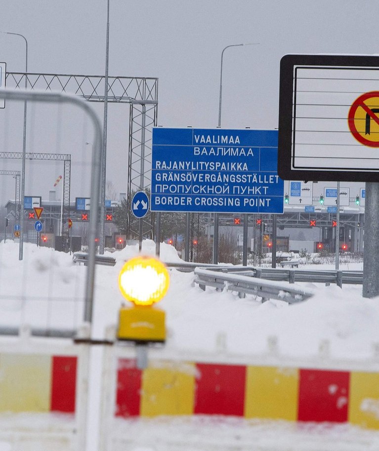 Lõuna-Soomes asuv Vaalimaa piiripunkt suleti esimeste seas. Nüüdseks on reisijaile kinni ka kõik teised piiripunktid Venemaaga ja üle Soome maismaapiiri lubatud veel ainult raudteeveod.