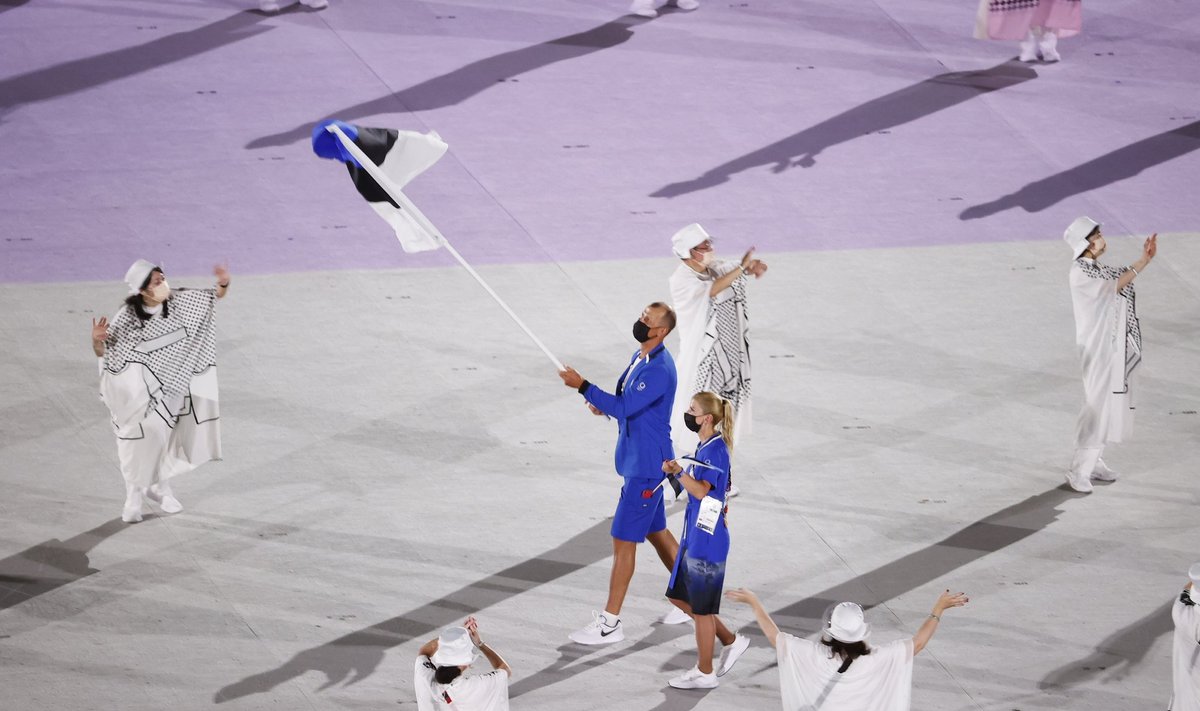Eesti lipp Tokyo olümpia avatseremoonial.