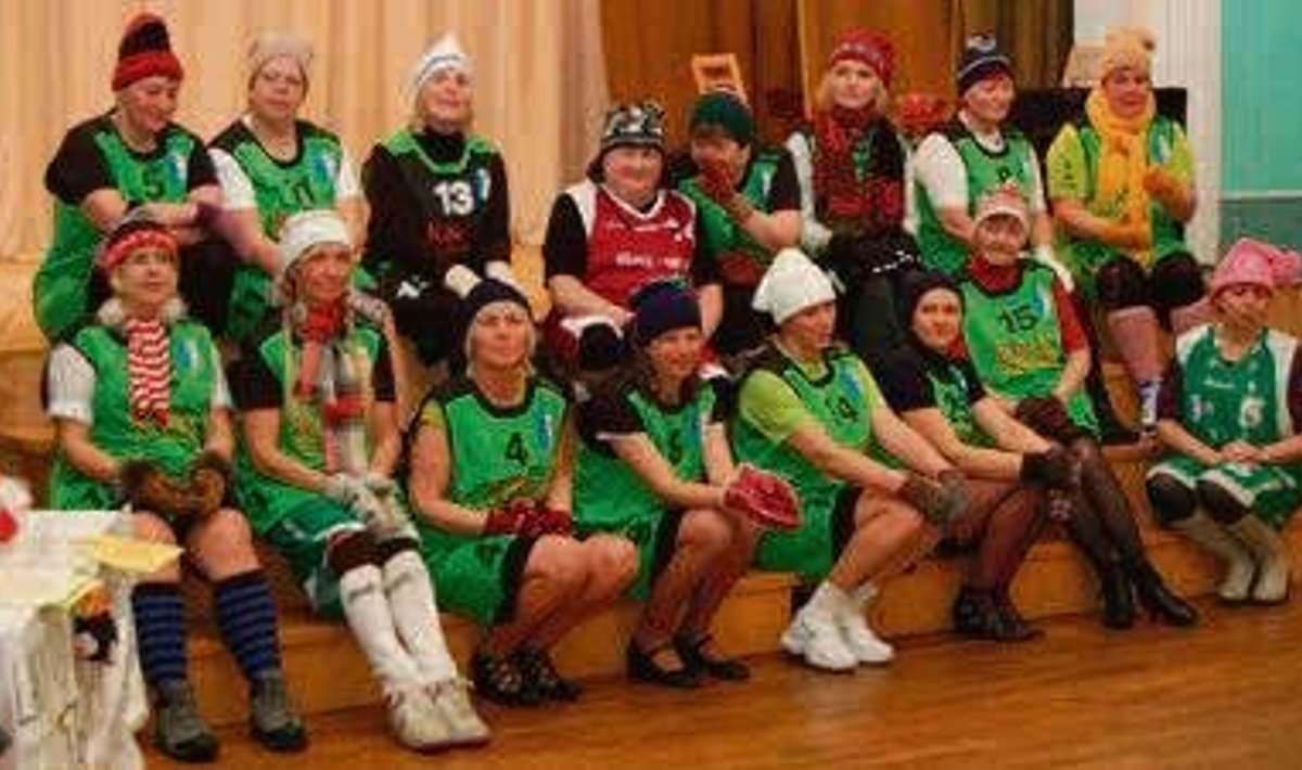 Hillar Kasu tantsutüdrukud. Tantsutüdrukuid riietas OÜ Artistoni korvpallimeeskond. Gertu Põldmaa foto