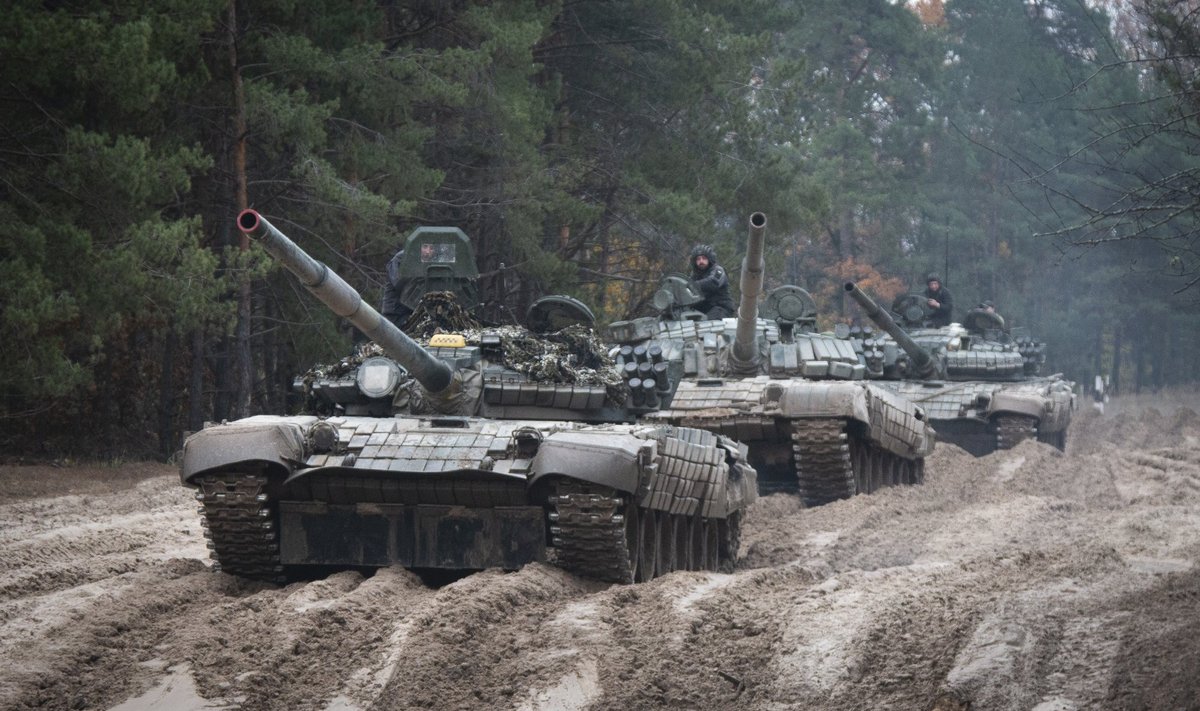 Ukraina tankistid valmistuvad Venemaalt saadud trofeetankidel T-72B3 2022. aasta lõpus Lääne-Ukrainas asuval polügoonil vastupealetungiks.