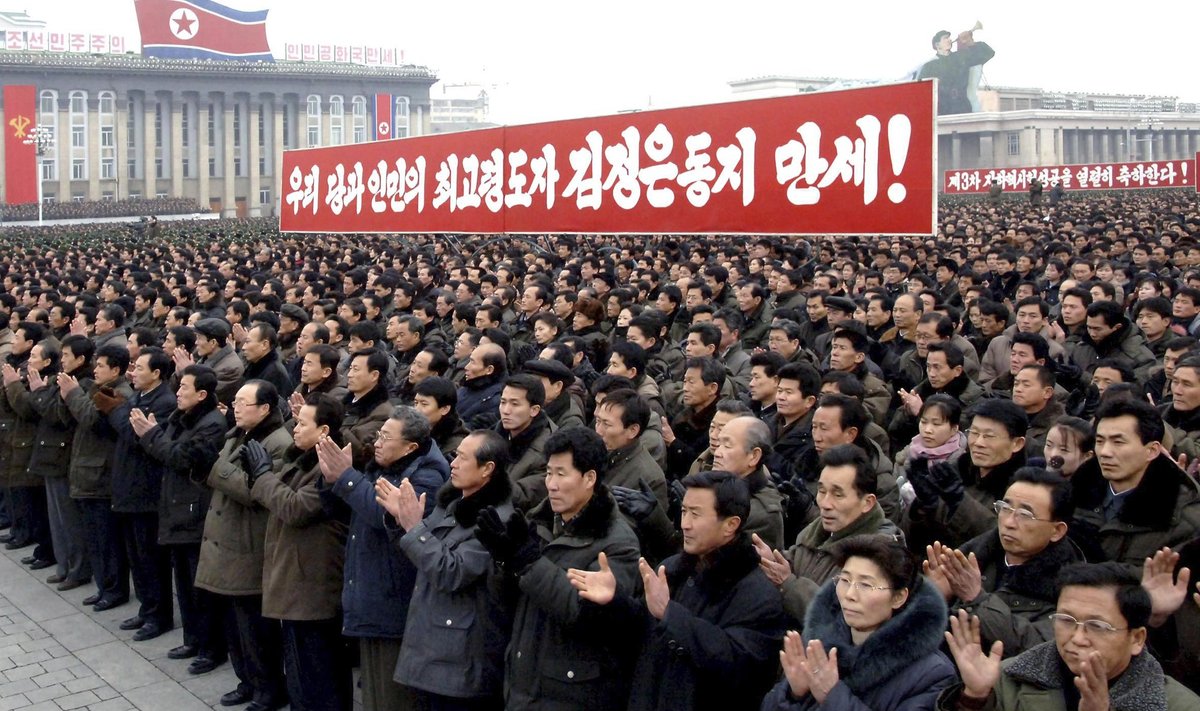 Põhjakorealased tähistamas õnnestunud tuumakatsetust