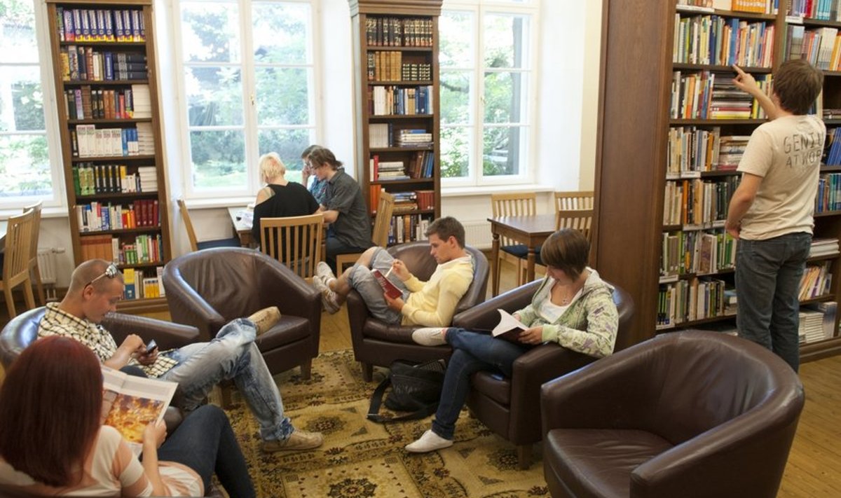 Õpilased raamatukogus