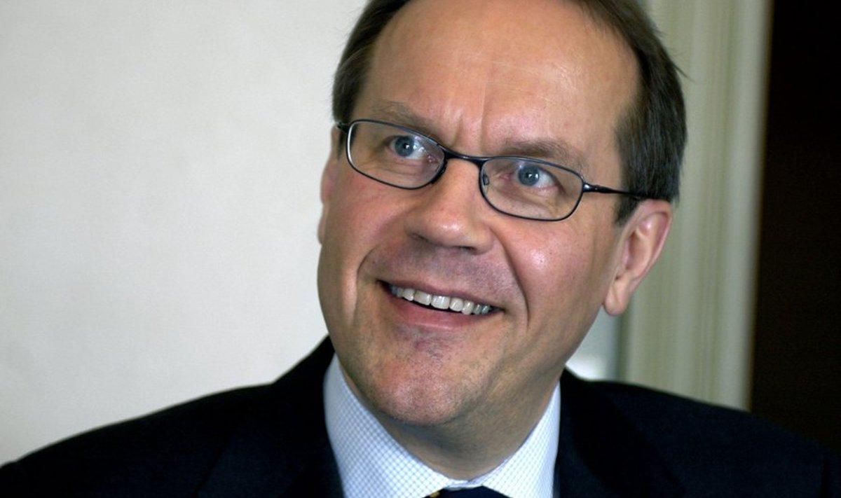 STOCKHOLM 20050304The ceo of Nokia Jorma Ollila during an intervju at Grand Hotel in Stockholm, Sweden, March 4, 2005Photo Claudio Bresciani / SCANPIX Code 30230