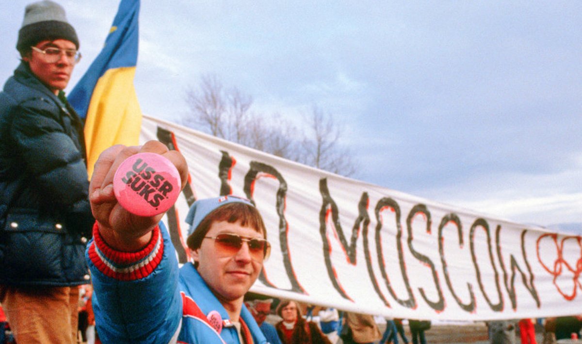 NSVL sakib! Isegi 1980. aasta taliolümpia avatseremoonia ajal Lake Placidis (USA) protestiti Nõukogude vägede Afganistani viimise vastu ja nõuti Moskva olümpiamängude boikottimist.