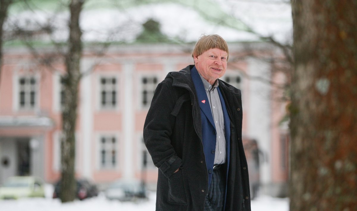 Väino Sarnet tõdeb, et kui valitsejatel pole kindlat suunda ja tehakse, mis parajasti tundub hea, siis juhitakse meid lihtsalt ühe takistuse juurest järgmise takistuseni.