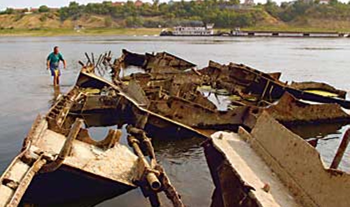PÕUA PALJASTUS: 160 aasta madalaim veetase Doonaul tõi välja II maailmasõja ajal Rumeenia ja Serbia piirile uputatud Saksa sõjalaevade rusud. Reuters/Scanpix