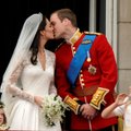 7 AASTAT ABIELU: Cambridge’i hertsog ja hertsoginna tähistasid aastapäeva meeleoluka fotoga