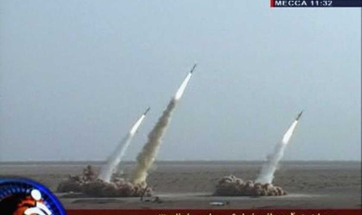 Iraani rakettide katsetus Ãµppuste kÃ¤igus.