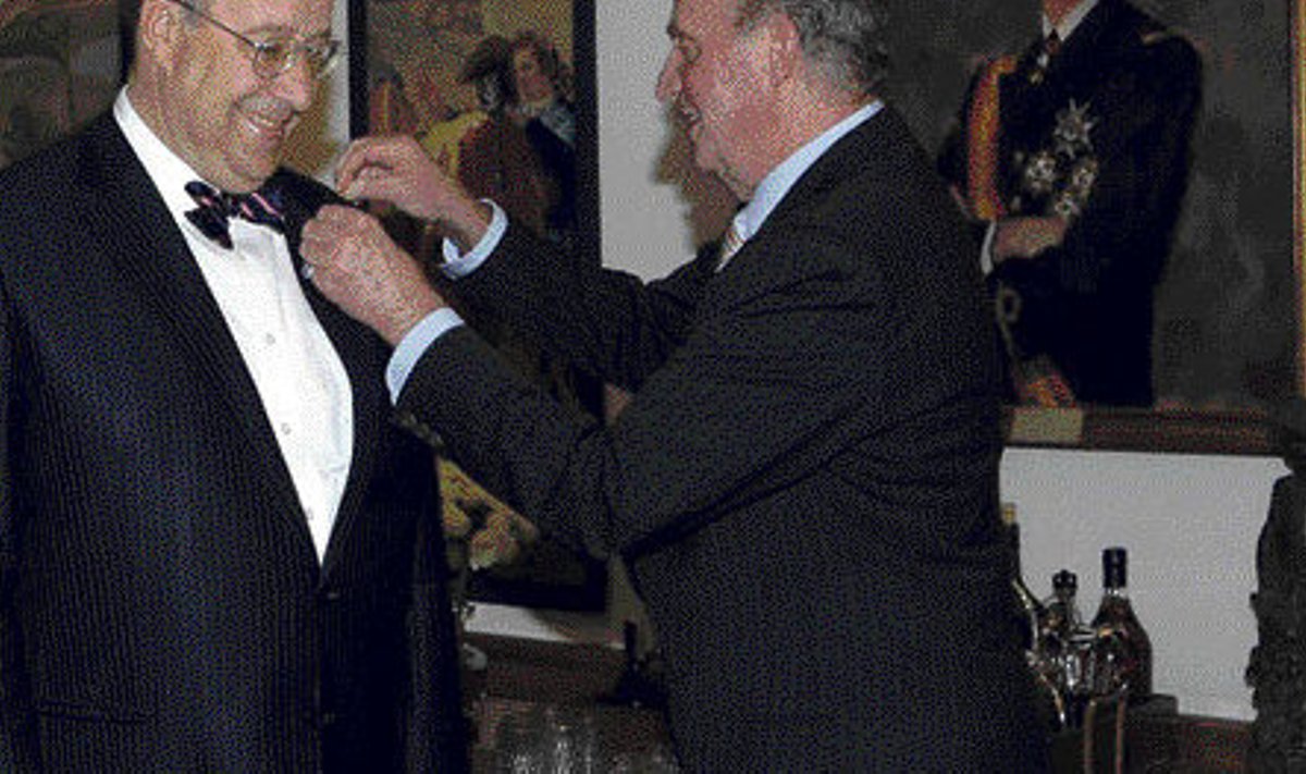 President Toomas Hendrik Ilves rääkis kuningas Juan Carlosele, et ka Hispaania võiks Eestisse saata oma küberkaitse eksperte.