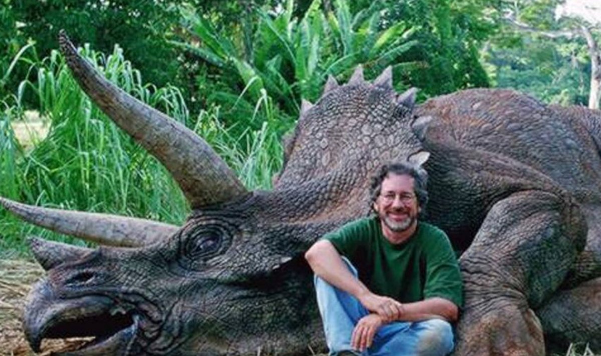 Steven Spielberg dinosaurusega