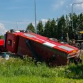 FOTOD | Pärnus sattus päästeauto liiklusõnnetusse, juht viidi haiglasse tervisekontrolli