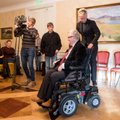 ФОТО и ВИДЕО: Сависаар прокатил желающих на подаренной ему инвалидной коляске с электроприводом стоимостью 14 тысяч евро
