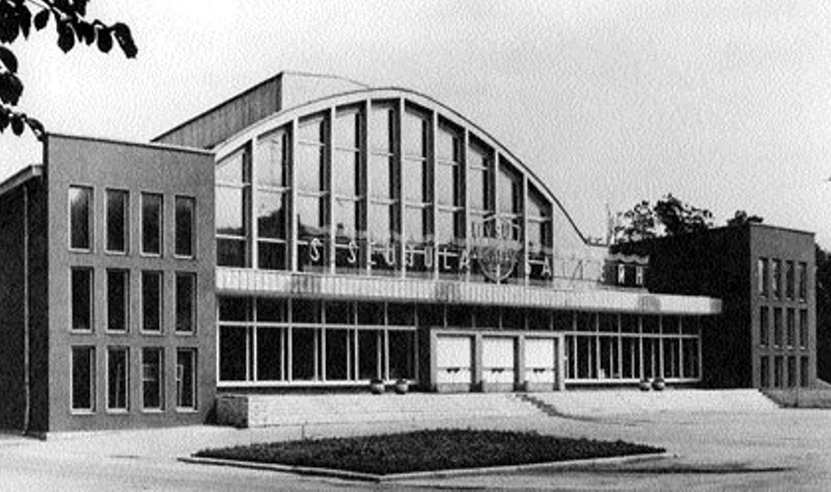 Kalevi siseujula. 1965, arhitektid Peeter Tarvas, Uno Tölpus ja Olga Kortšajeva.