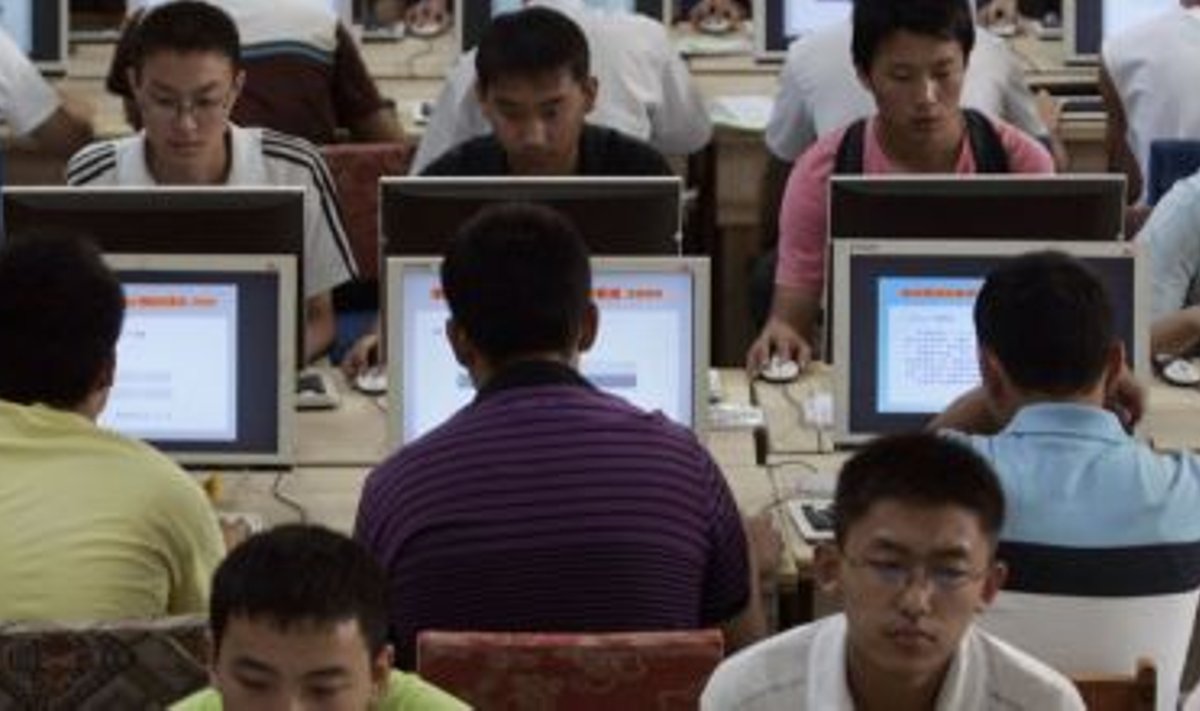 Hiinlased tegelevad netikohvikus põhiõigustega