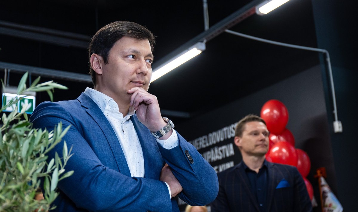 Mihhail Kõlvart palub tankimonumendi teisaldamisega mitte kiirustada.