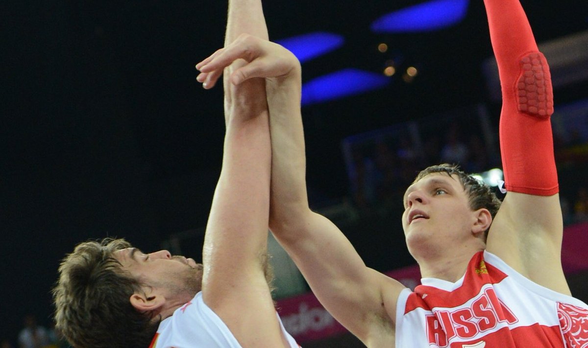 Täna eestlastega kohtuvas koosseisus palliv keskmängija Timofei Mozgov mängis Venemaa korvpallikoondises viimati Londoni olümpial.