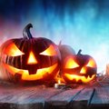 KÜSITLUS | Halloweeni poolt ja vastu – kas sinu laps läheb „kommi või pommi“ jooksma?
