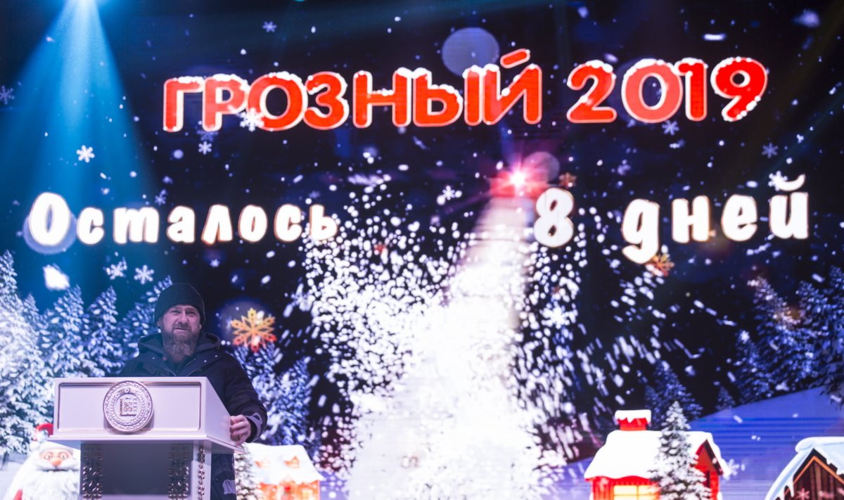 Ramzan Kadõrov Tšetšeenia pealinna Groznõi jõulupuu avamise tseremoonial 23. detsembril.