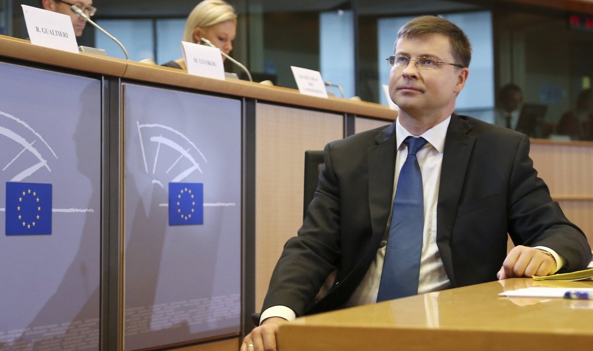 Euroopa Komisjoni asepresident Valdis Dombrovskis lubab silma peal hoida, ega Eesti majandus tasakaalust välja ei libise.