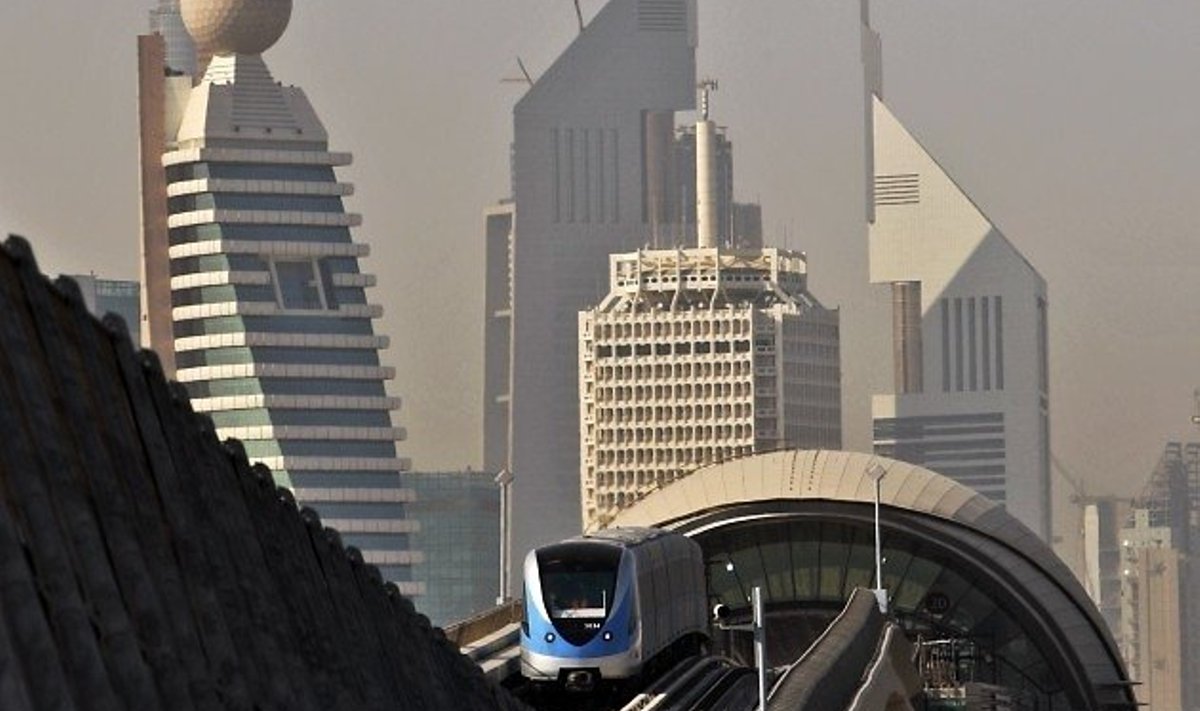 Maailma luksuslikem metroo tegutseb 9. septembrist 2009 Dubais. Foto Kamran Jebreili, AP