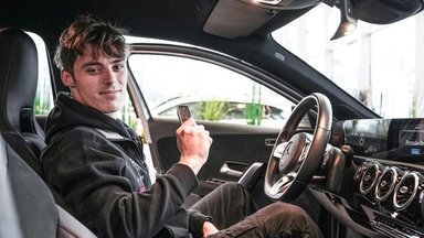 ФОТО | Cеребряный медалист Александр Селевко получил именной Mercedes-Benz