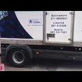 ВИДЕО | В Дублине грузовик протаранил ворота российского посольства