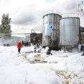 FOTOD: Päästjad kustutasid Antsla õlitehase põlengut kümme tundi