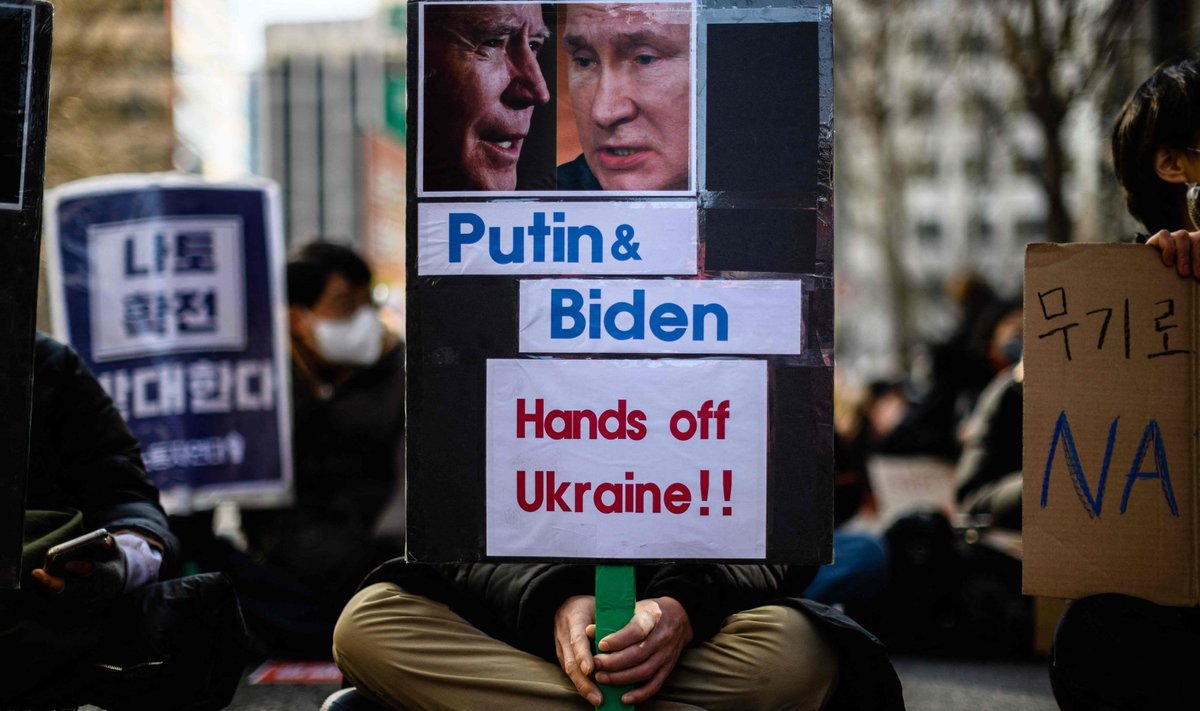 Isegi USA liitlaste juures on suhtumine tihti nüansseeritud. Pildil tänavune meeleavaldus Ukraina toetuseks Lõuna-Koreas.