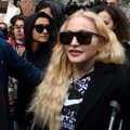 KLÕPS | Noorem kui kunagi varem! Pettumust valmistanud snäkid ja kandik täis kanepit: 62-aastane Madonna tähistas sünnipäeva eriti omapärasel viisil