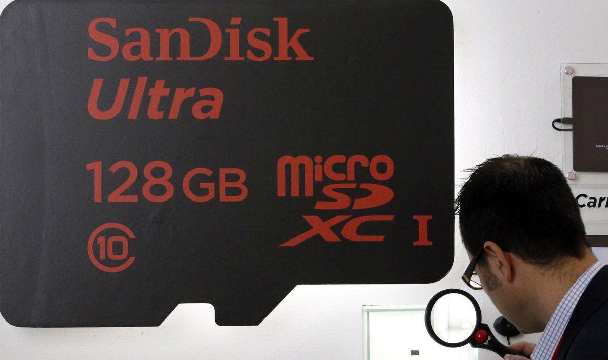 Igal aastal on MWC messil tutvustatud uusi, suuremaid microSD kaarte. Antud foto pärineb näiteks 2015. aastast, kui tutvustati 128 GB suuruseid microSD kaarte.
