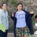 ВИДЕО | „Путин... хамло?“ Учительнице нарвской государственной школы пришлось уволиться из-за футболки с антивоенной надписью