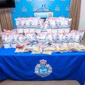 FOTOD | Lääne-Austraalias tabati kaks eestlast 50 kilo metamfetamiini, tulirelvade ja miljonite väärtuses sularahaga